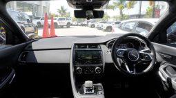 
										Jaguar E-Pace D200 AWD R-Dynamic Black full									