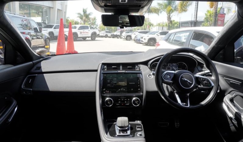 
								Jaguar E-Pace D200 AWD R-Dynamic Black full									