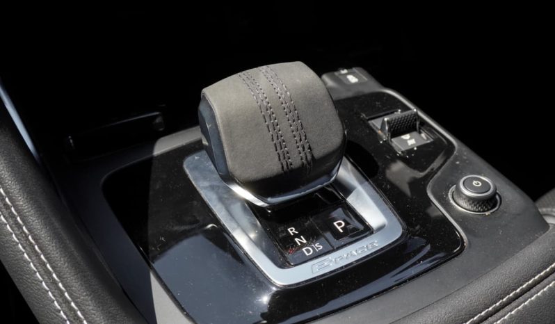 
								Jaguar E-Pace D200 AWD R-Dynamic Black full									