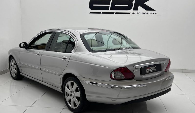 
								Jaguar X-Type 3.0 V6 Se At full									