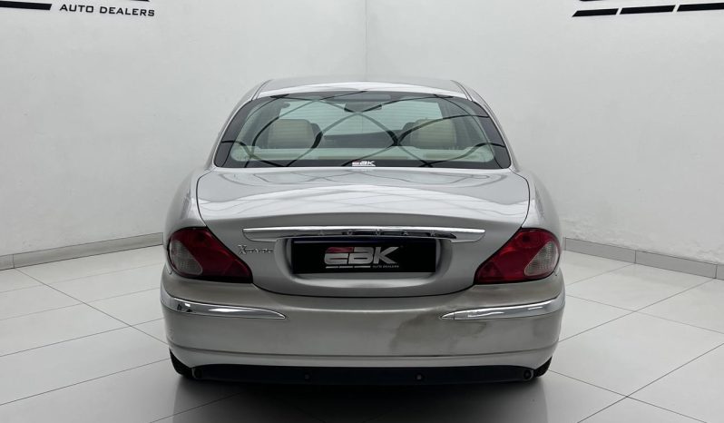
								Jaguar X-Type 3.0 V6 Se At full									