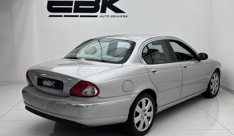 
								Jaguar X-Type 3.0 V6 Se At full									
