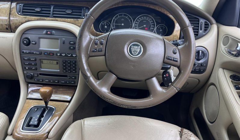 
								Jaguar X-Type 3.0 V6 Se At full									