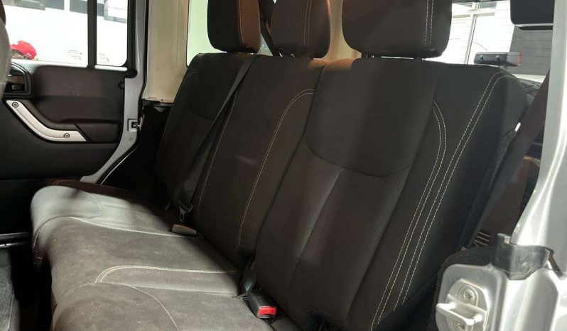 
								JEEP WRANGLER WRANGLER UNLTD SAHARA 3.6L V6 A/T full									