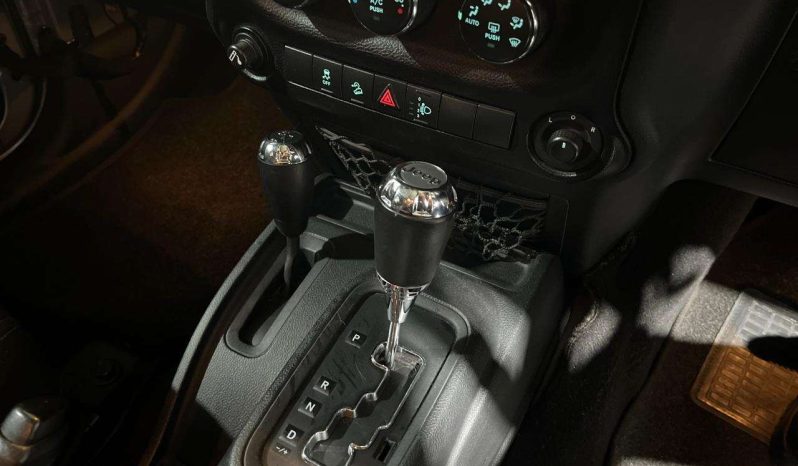 
								JEEP WRANGLER WRANGLER UNLTD SAHARA 3.6L V6 A/T full									