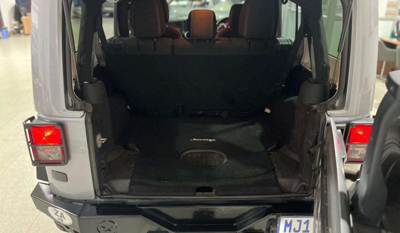 
								JEEP WRANGLER WRANGLER UNLTD SAHARA 3.6L V6 A/T full									