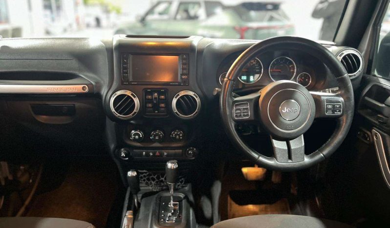 
								JEEP WRANGLER WRANGLER UNLTD SAHARA 3.6L V6 A/T full									