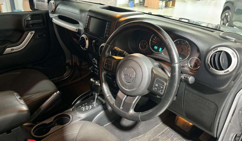 
								JEEP WRANGLER WRANGLER UNLTD SAHARA 3.6L V6 A/T full									