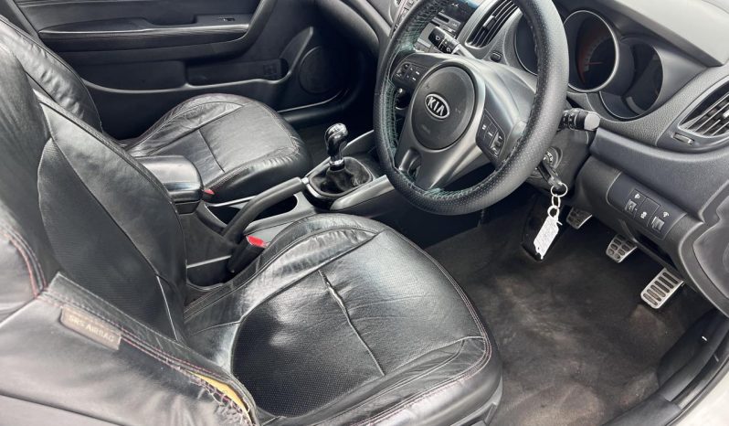 
								Kia Cerato 2.0 Koup full									