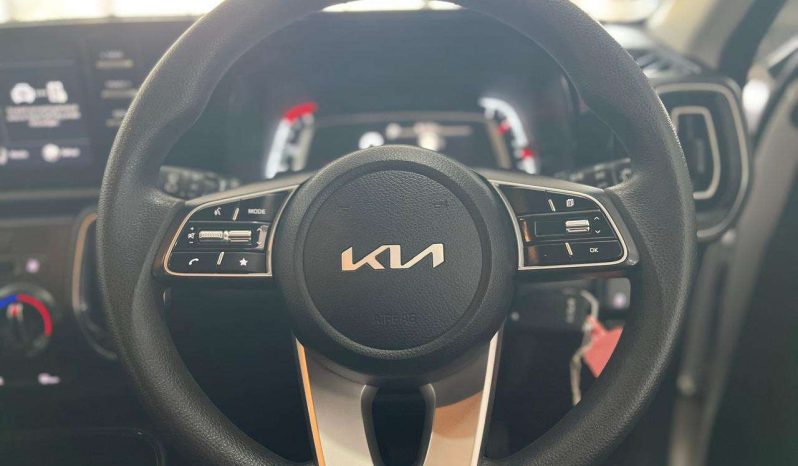 
								KIA Sonet SONET 1.5 LX CVT full									
