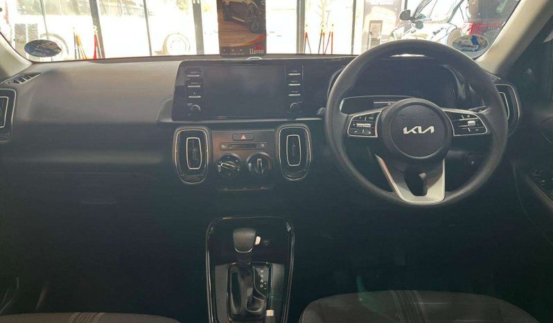 
								KIA Sonet SONET 1.5 LX CVT full									