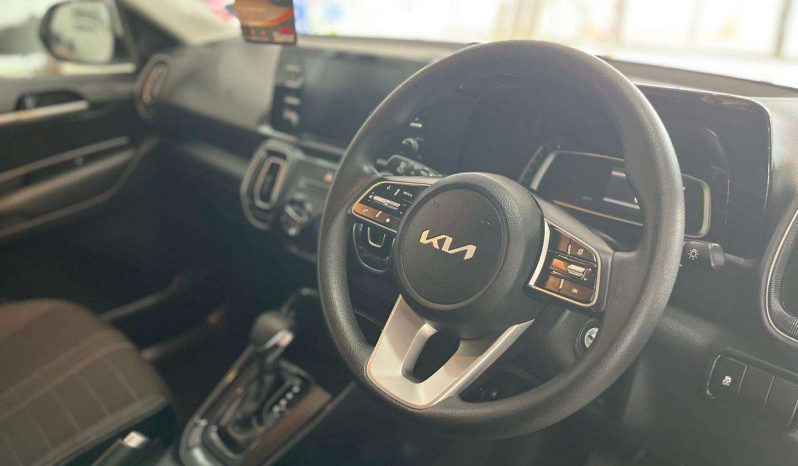 
								KIA Sonet SONET 1.5 LX CVT full									