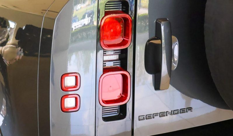 
								Land Rover Defender 110 3.0D D350 X-Dynamic Hse (257kW) full									