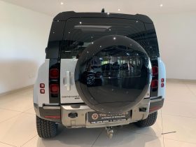 Land Rover Defender 90 AWD 3.0 P 294kW P400 X-Dynamic SE