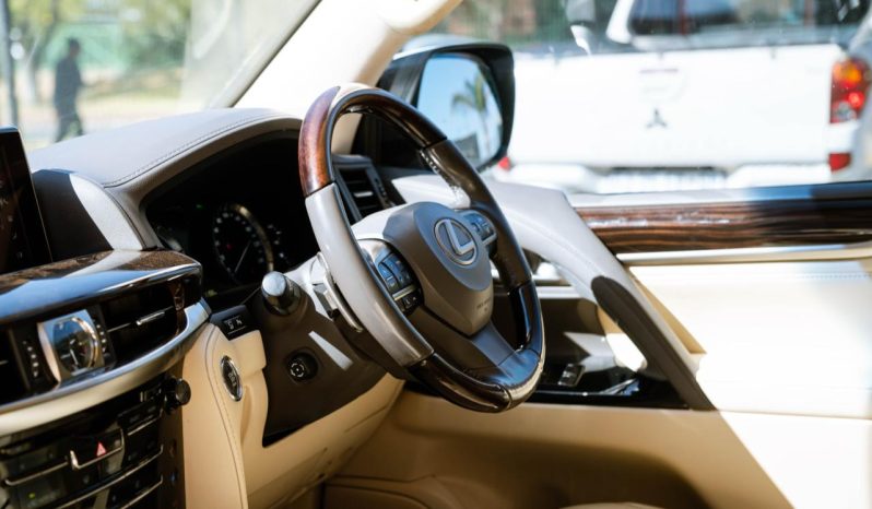 
								Lexus LX 570 full									