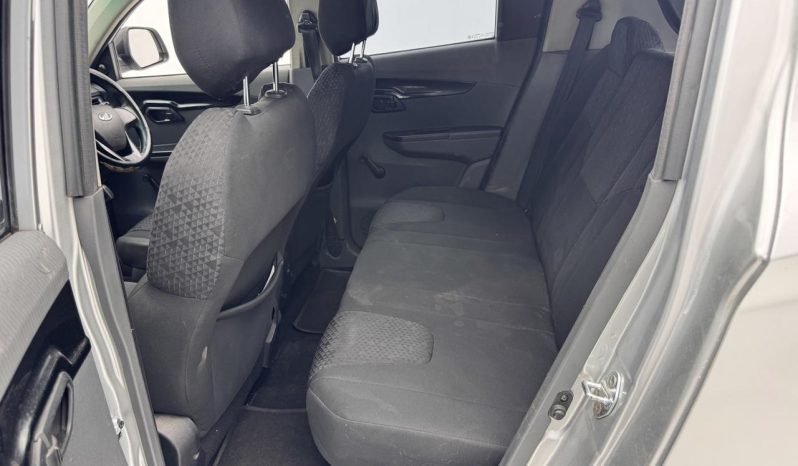 
								Mahindra Kuv 100 Nxt 1.2 K2+ full									