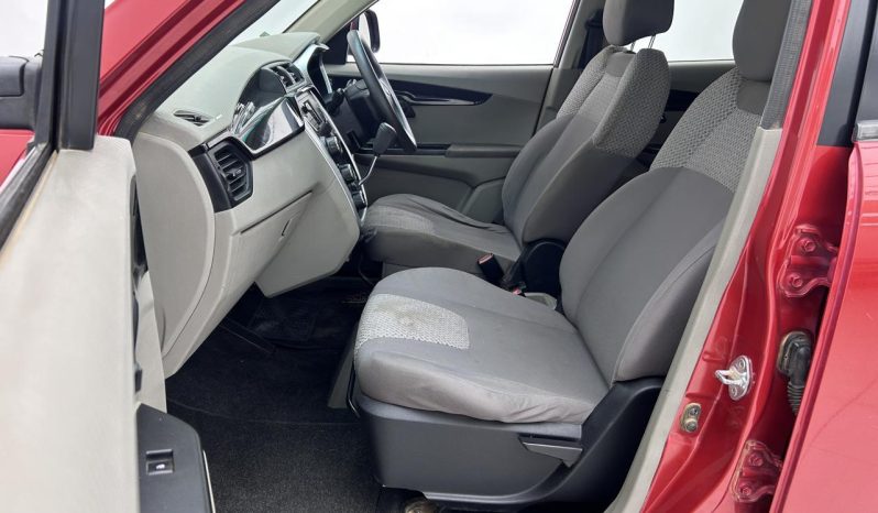 
								Mahindra Kuv 100 Nxt 1.2 K6+ full									