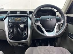 
										Mahindra Kuv 100 Nxt 1.2 K6+ full									