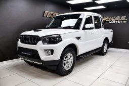 Mahindra Pik Up 2.2 Mhawk S11 Karoo D Cab 4X4 At