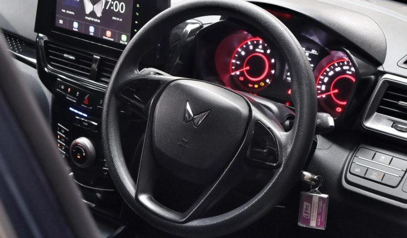 
								Mahindra Xuv3XO 1.2T Mx2 At full									