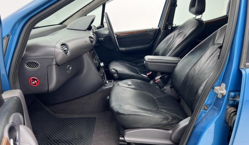 
								Mercedes Benz A-Class 160 Classic Touchshift full									