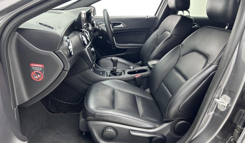 
								Mercedes Benz A-Class 200 Blueefficiency Urban Line full									