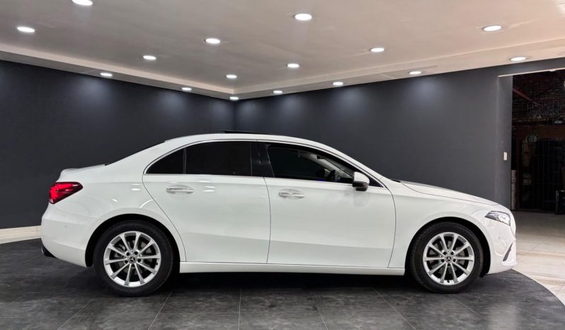 
								Mercedes Benz A-Class Sedan 200 7G-Dct full									