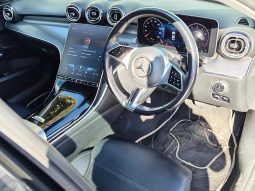 
										Mercedes Benz C Class Sedan 200 full									