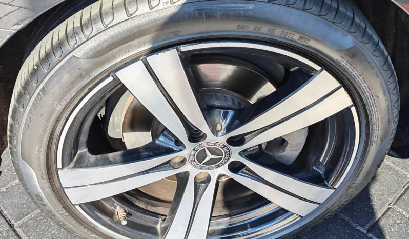 
								Mercedes Benz C Class Sedan 200 full									