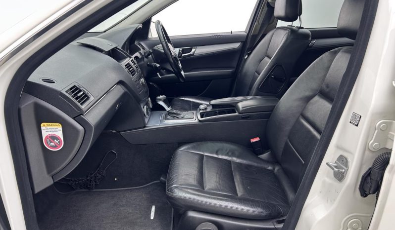 
								Mercedes Benz C-Class Sedan C 180 Cgi Blueefficiency Classic To full									