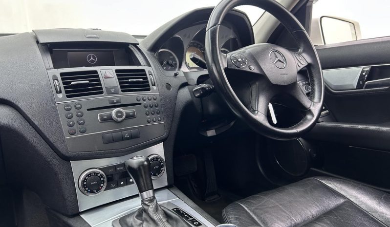 
								Mercedes Benz C-Class Sedan C 180 Cgi Blueefficiency Classic To full									