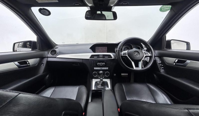 
								Mercedes Benz C-Class Sedan C 250 Cdi Blueefficiency Avantgarde full									