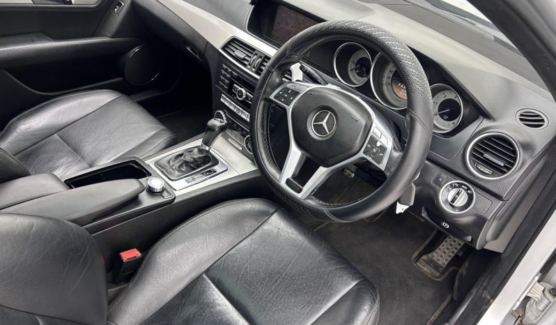 
								Mercedes Benz C-Class Sedan C 250 Cdi Blueefficiency Avantgarde full									