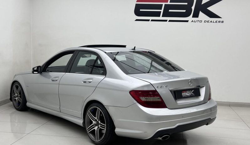 
								Mercedes Benz C-Class Sedan C 250 Cdi Blueefficiency Avantgarde full									