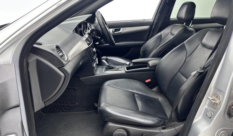 
								Mercedes Benz C-Class Sedan C 250 Cdi Blueefficiency Avantgarde full									
