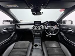 
										Mercedes Benz Cla Cla 200 7G-Dct full									