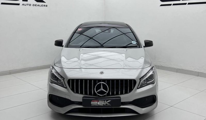 
								Mercedes Benz Cla Cla 200 7G-Dct full									