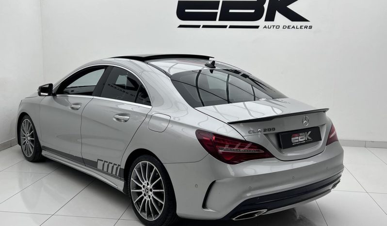 
								Mercedes Benz Cla Cla 200 7G-Dct full									