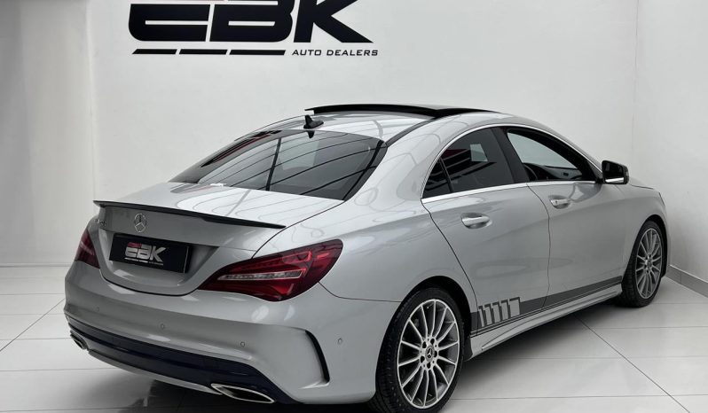 
								Mercedes Benz Cla Cla 200 7G-Dct full									