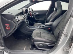 
										Mercedes Benz Cla Cla 200 7G-Dct full									