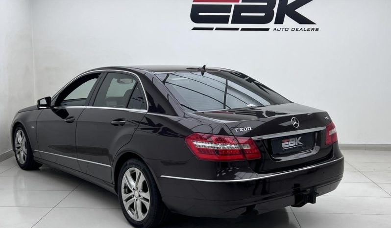 
								Mercedes Benz E-Class Sedan E 200 Cgi Blueefficiency Avantgarde full									