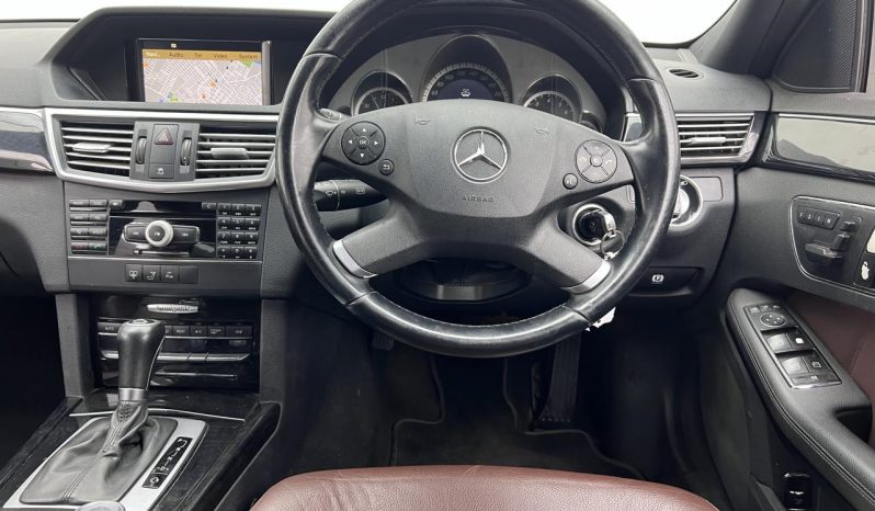 
								Mercedes Benz E-Class Sedan E 200 Cgi Blueefficiency Avantgarde full									