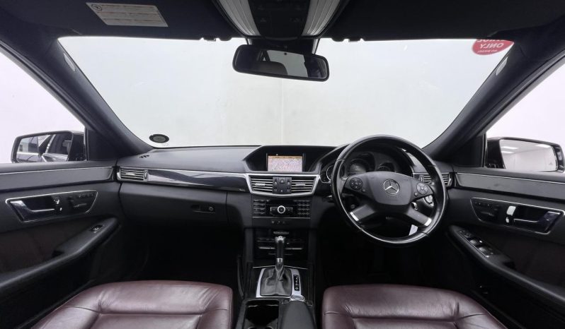 
								Mercedes Benz E-Class Sedan E 200 Cgi Blueefficiency Avantgarde full									
