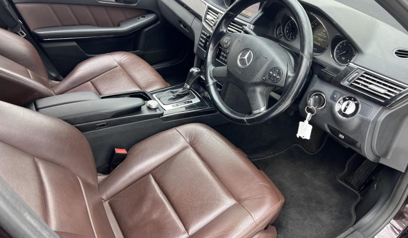 
								Mercedes Benz E-Class Sedan E 200 Cgi Blueefficiency Avantgarde full									