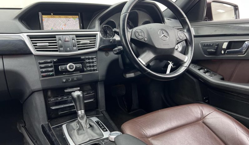 
								Mercedes Benz E-Class Sedan E 200 Cgi Blueefficiency Avantgarde full									