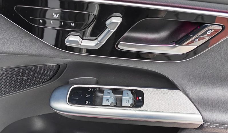 
								Mercedes Benz Glc Suv 220 D 4matic full									