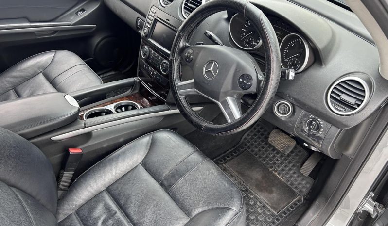 
								Mercedes Benz Ml Ml 350 7G-Tronic full									