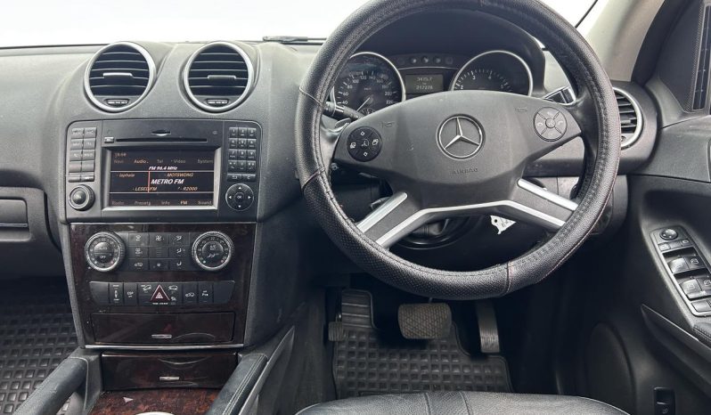 
								Mercedes Benz Ml Ml 350 7G-Tronic full									