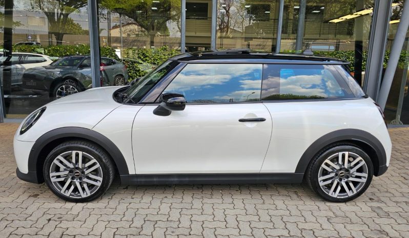 
								MINI Hatch 3-Door Cooper C full									
