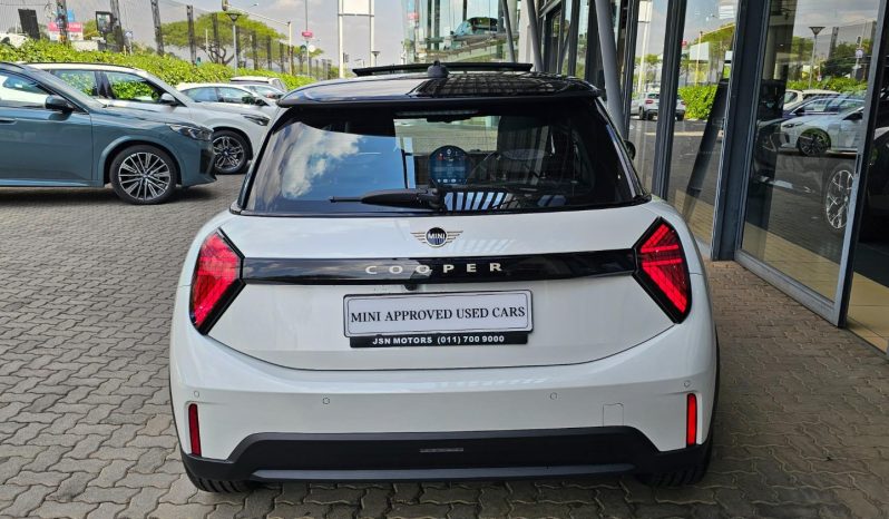 
								MINI Hatch 3-Door Cooper C full									